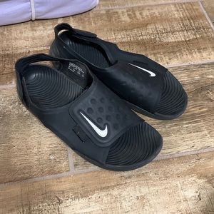Boys Nike Sandels